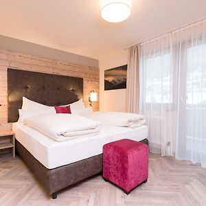 Deluxe Zimmer mit Kingsize-Bett